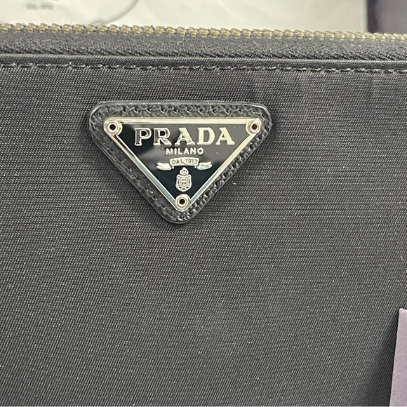 NO OFFERS HP PRADA ZIP WALLET FULL INCLUSION - Picture 3 of 14